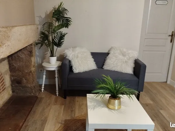 A louer T2 36m2 quartier historique avec cours individuelle