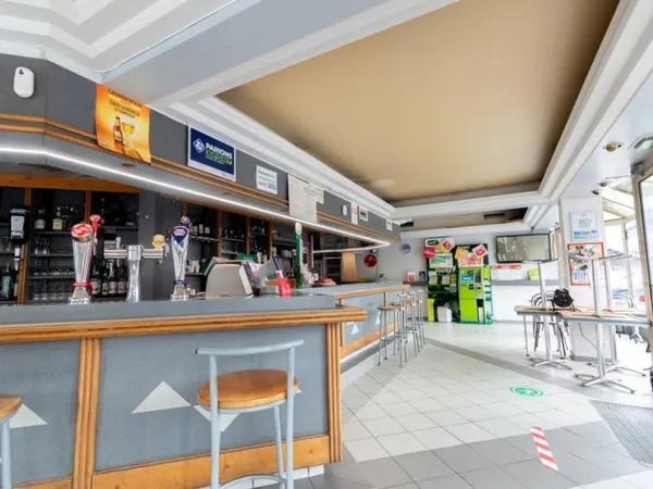 Fonds de commerce 220 m²