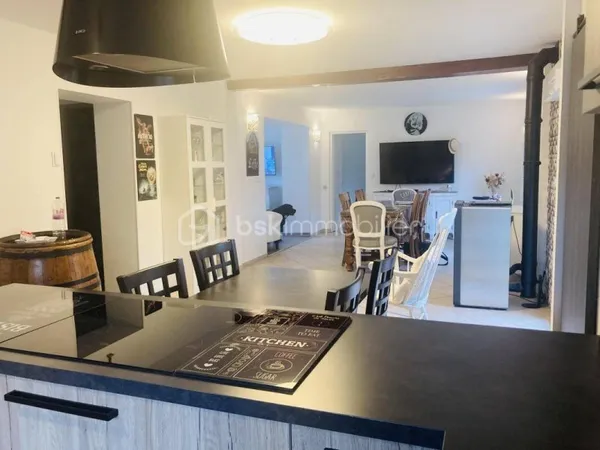 Maison de plain-pied 7 pièces 145 m²