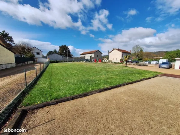 Terrain plat constructible 800 m² à Beynost