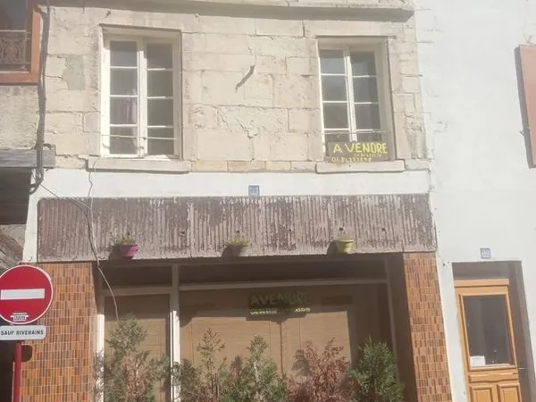 Maison à vendre au coeur de Varzy (NIEVRE) dans une rue classée au Patrimoine