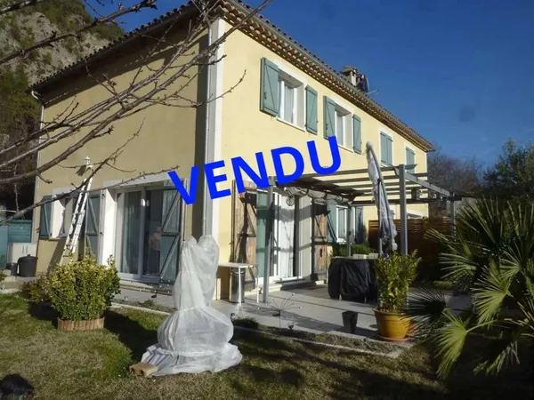 Maison jumelée 95 m² - Jardin 207 m²