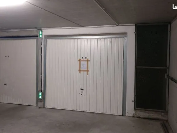 Vend garage fermé
