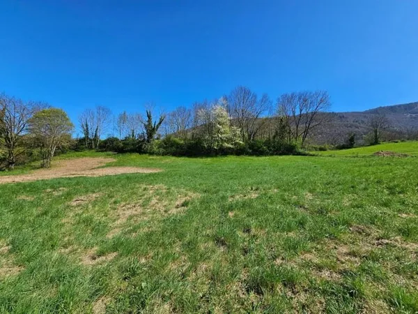 Terrain 4480 m²