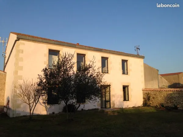 Maison centre bourg, rénovée, 10min de La Rochelle