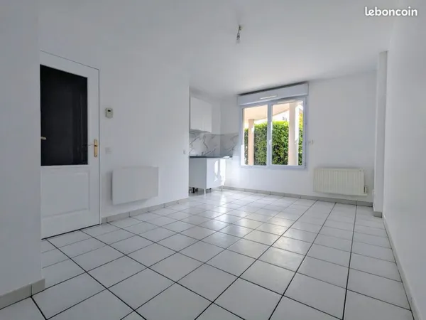 Studio de 22m2 à louer - Francheville 69340 - 650/mois charges comprises
