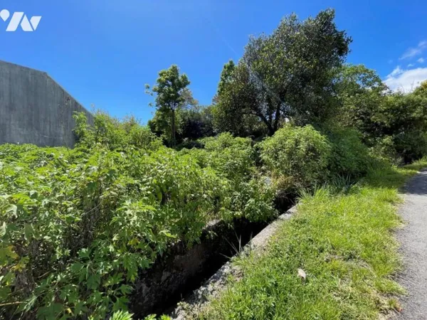 Terrain 897 m²