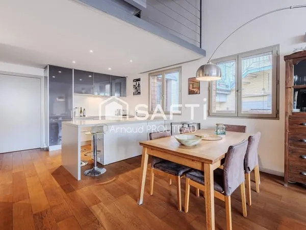 Duplex Familiale T5/6 - Hyper centre - Calme