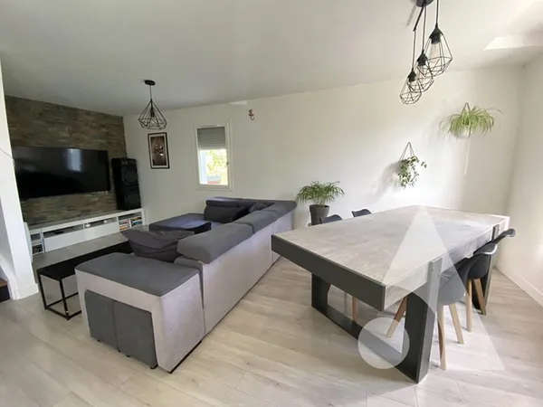 Maison individuelle 3 chambres et beau jardin proche N2.
