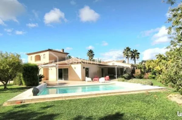 Maison 10 pièces 253 m²