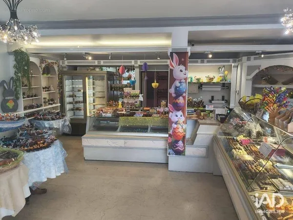 Commerce 200 m²