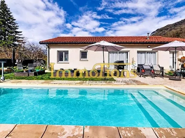 Villa plain pied T5 de 2021 avec piscine