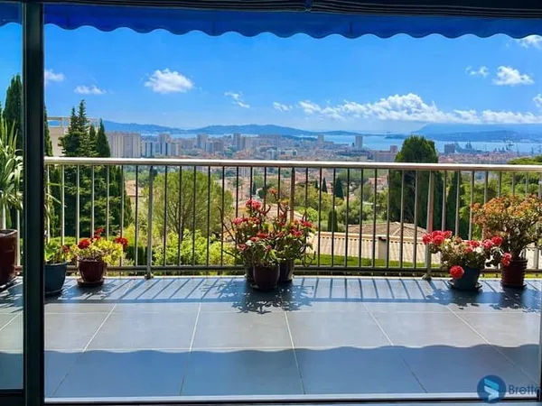TOULON - Siblas - Appartement 3 pièces avec terrasse - vue m