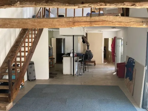 Maison à fort potentiel à Fay-les-Étangs (166 m²)