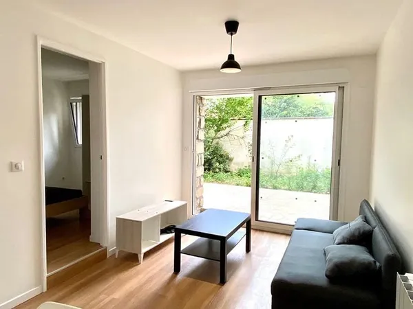 2 PIECES AVEC TERRASSE