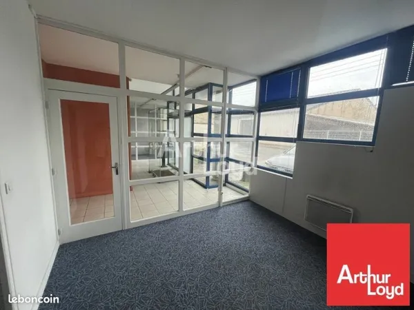 BUREAUX 252 m² BUXEROLLES