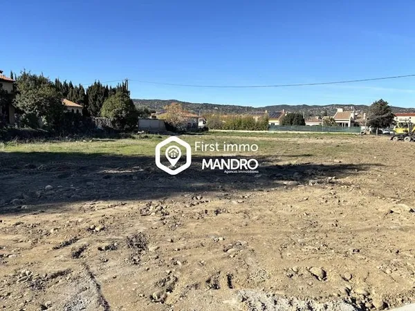 Terrain 670 m²