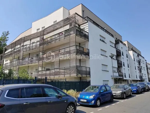 Appartement avec terrasse vendu LOUÉ