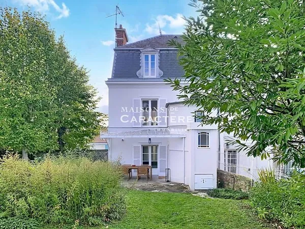 Maison 5 pièces 234 m²