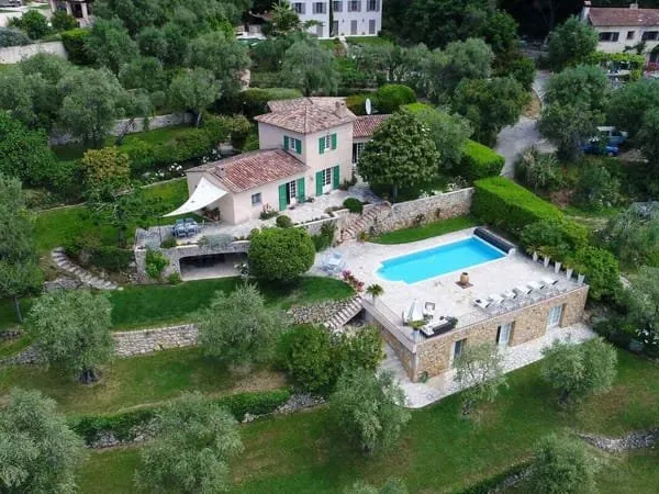 Villa 13 pièces 244 m²