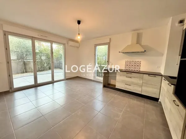 VENTE APPARTEMENT REZ DE JARDIN ANTIBES - COMBES - 2 CHAMBRES