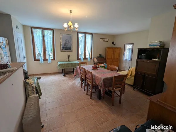 Studio 4 pièces 87 m²