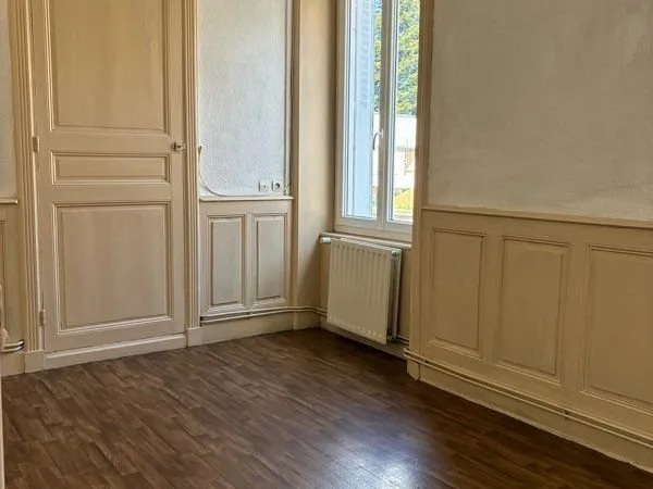 Appartement rdc Chazelles
