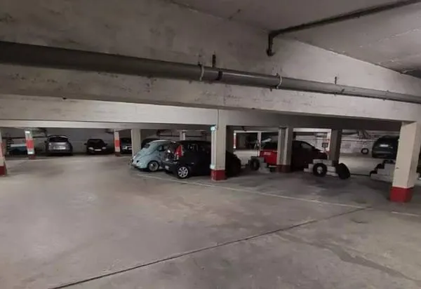 Stationnement Location Athis-Mons   13000€