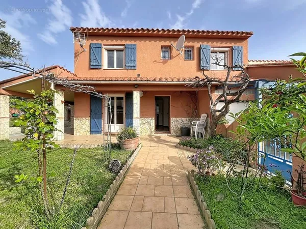 Montescot maison 3 faces de 126 m2 sur un terrain de 520 m2