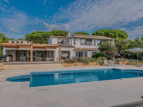 Villa 7 pièces 275 m²