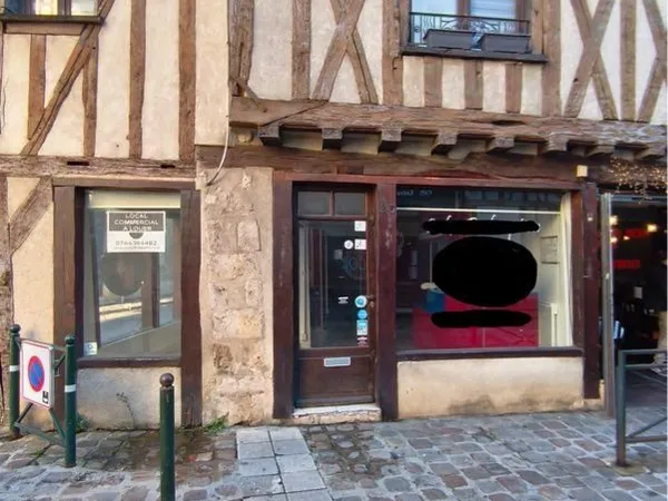 À Louer - Local commercial / professionnel - 50 m² - Hyper centre de Provins (UNESCO)