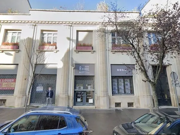 Local commercial 352 m²
