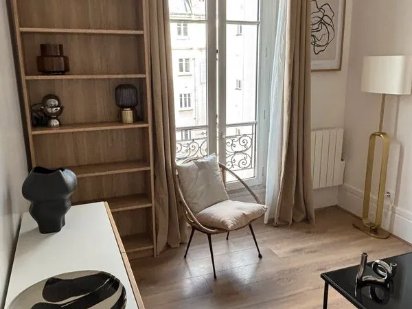 Appartement meublé - Très lumineux - Dernier étage - Paris 17e (Plaine Monceau / Batignolles)
