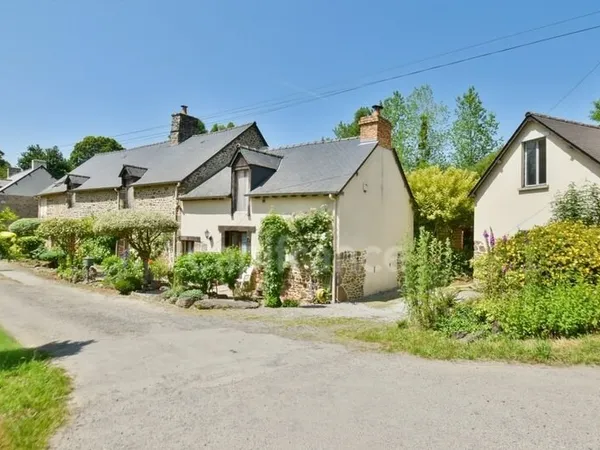 Propriété à vendre 8 pièces COMBOURG (35) en Bretagne