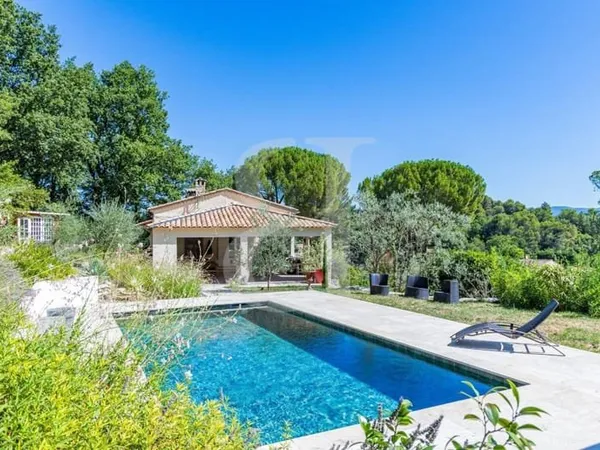 Magnifique propriété avec piscine et terrain à Vaison-la-Roma