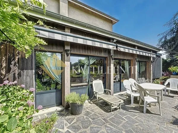 Maison 6 pièces 192 m²