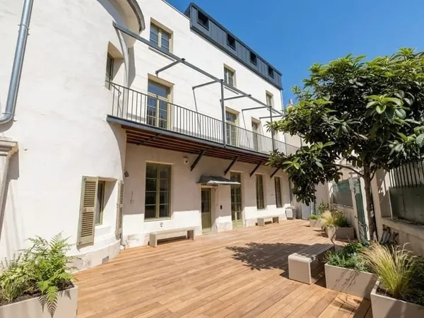 Nîmes centre-ville, quartier Carnot, appartement duplex 167m²,4 chs, terrasse 32m², ascenseur, parki