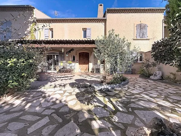 Mas 140m² terrain 240m² cave à vin