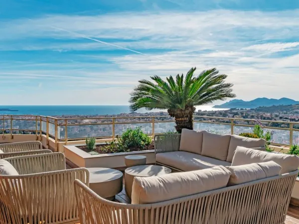 PENTHOUSE VUE FÉERIQUE MER -TERRASSE DE 185 M²