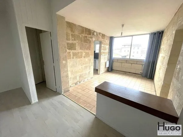 BORDEAUX- COURS DE L'YSER- TRAM B: SAINT NICOLAS- IMMEUBLE MIXTE 7 LOTS 400M²...