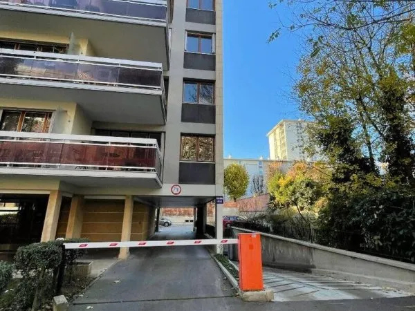 Parking 12 m²