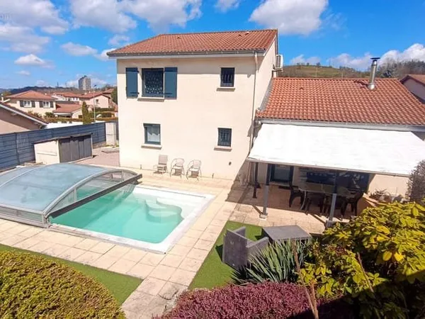 Maison individuelle avec piscine