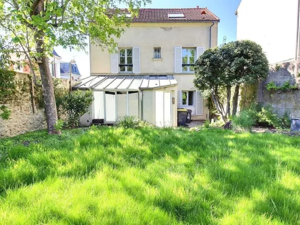 MAISON ANCIENNE DE 100M², 3CH AVEC JARDIN