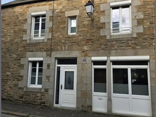 Maison en pierre 110 m², 8 pièces sur 365 m² de terrain