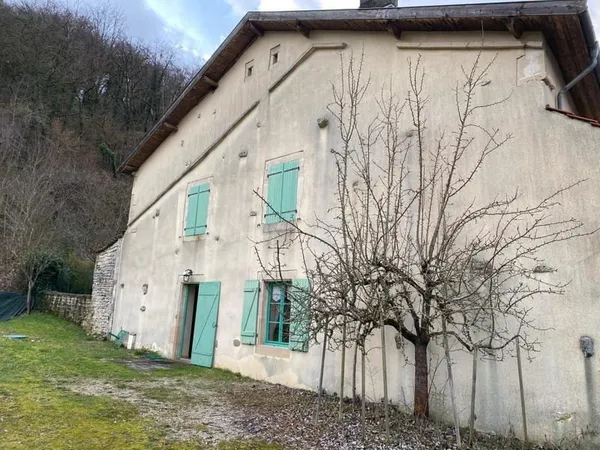 Grande maison de campagne , avec jardin , grand terrain