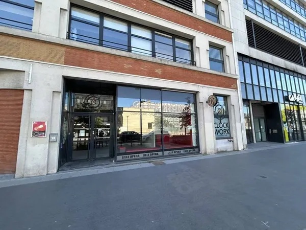 Local commercial 600 m²