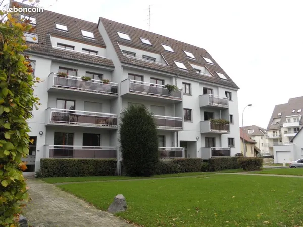 Robertsau - Beau 2 pièces lumineux avec terrasse, parking - À 300 m du tram E