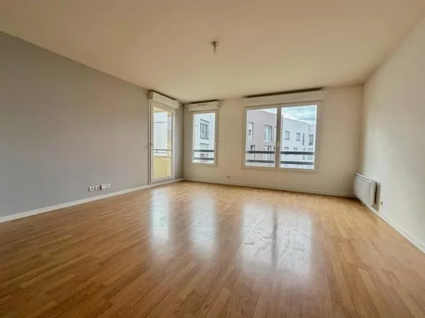 Appartement 3 pièces à Combs-la-ville (77380)
