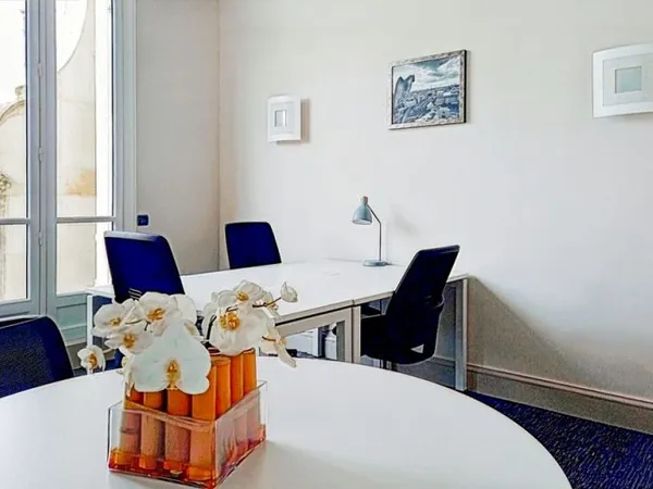 Espace de travail privé personnalisé en fonction des besoins uniques de votre entreprise à Paris 75 