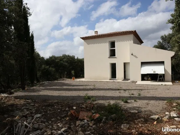 Maison récente 135 m² sur 2.000 m2 de terrain